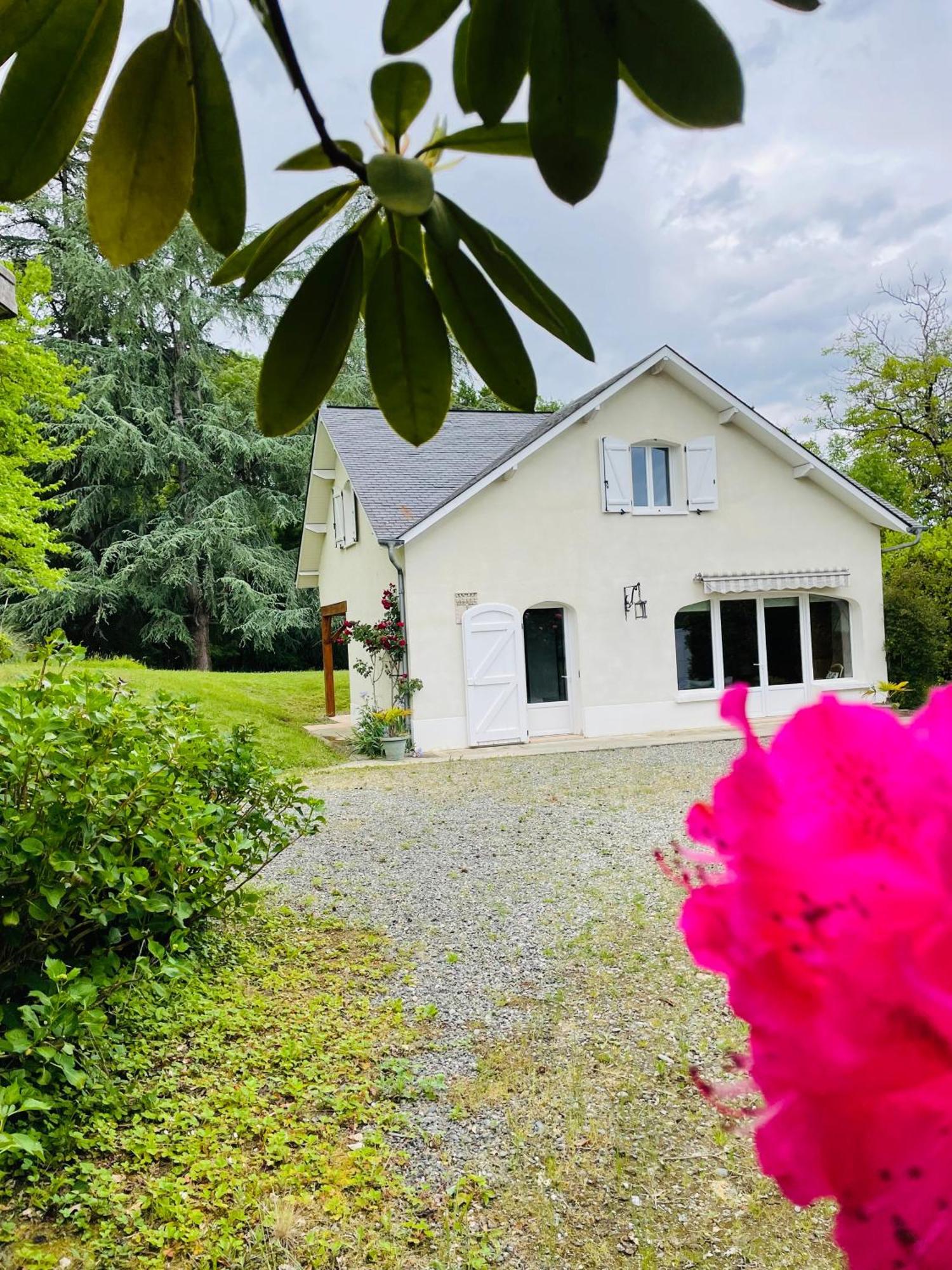L'Oree Des Roses, Hebergement De Vacances Avec Jardin Et Piscine Gan Luaran gambar